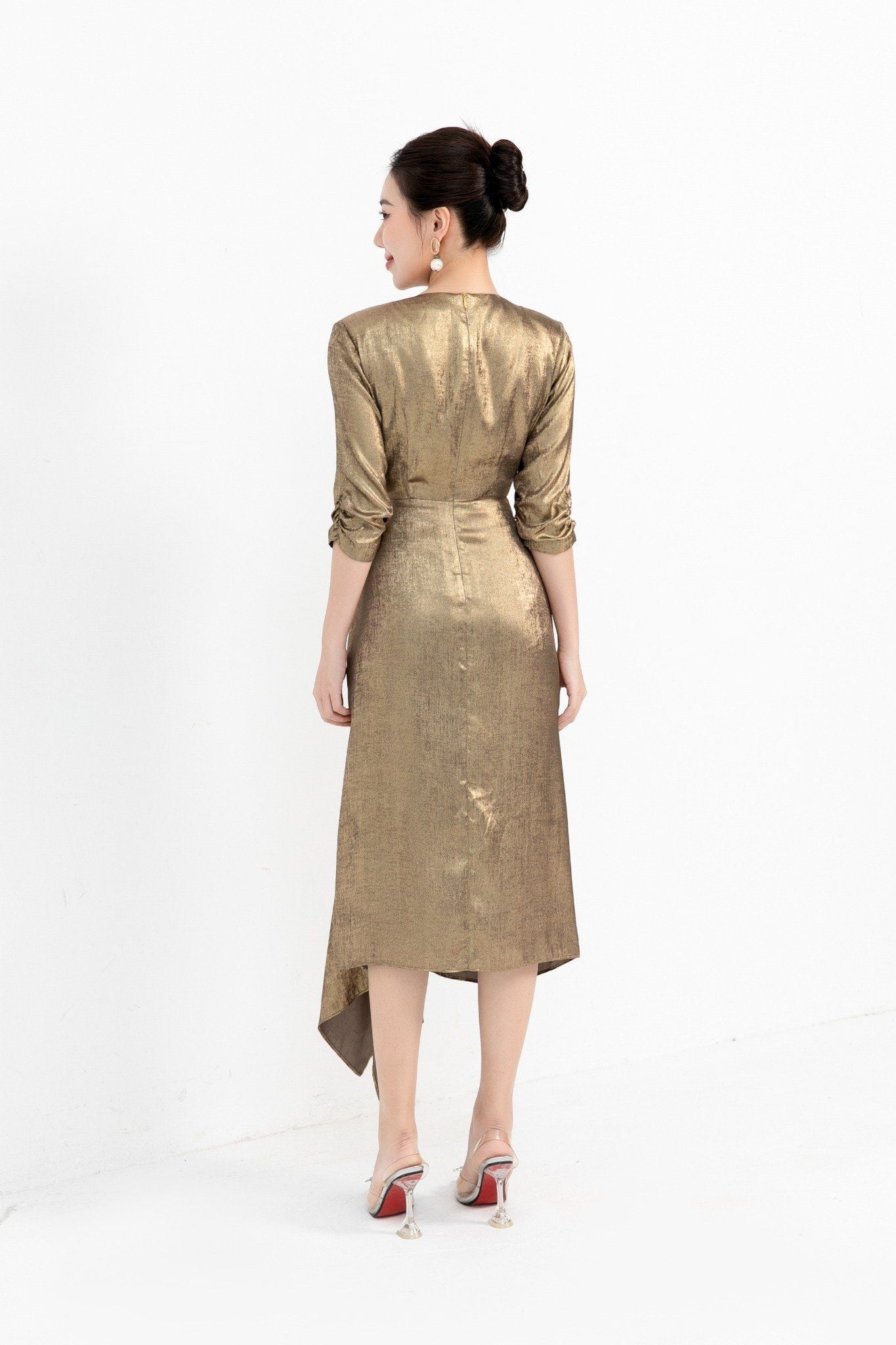 ĐẦM TIỆC THIẾT KẾ NHÚN EO D15702