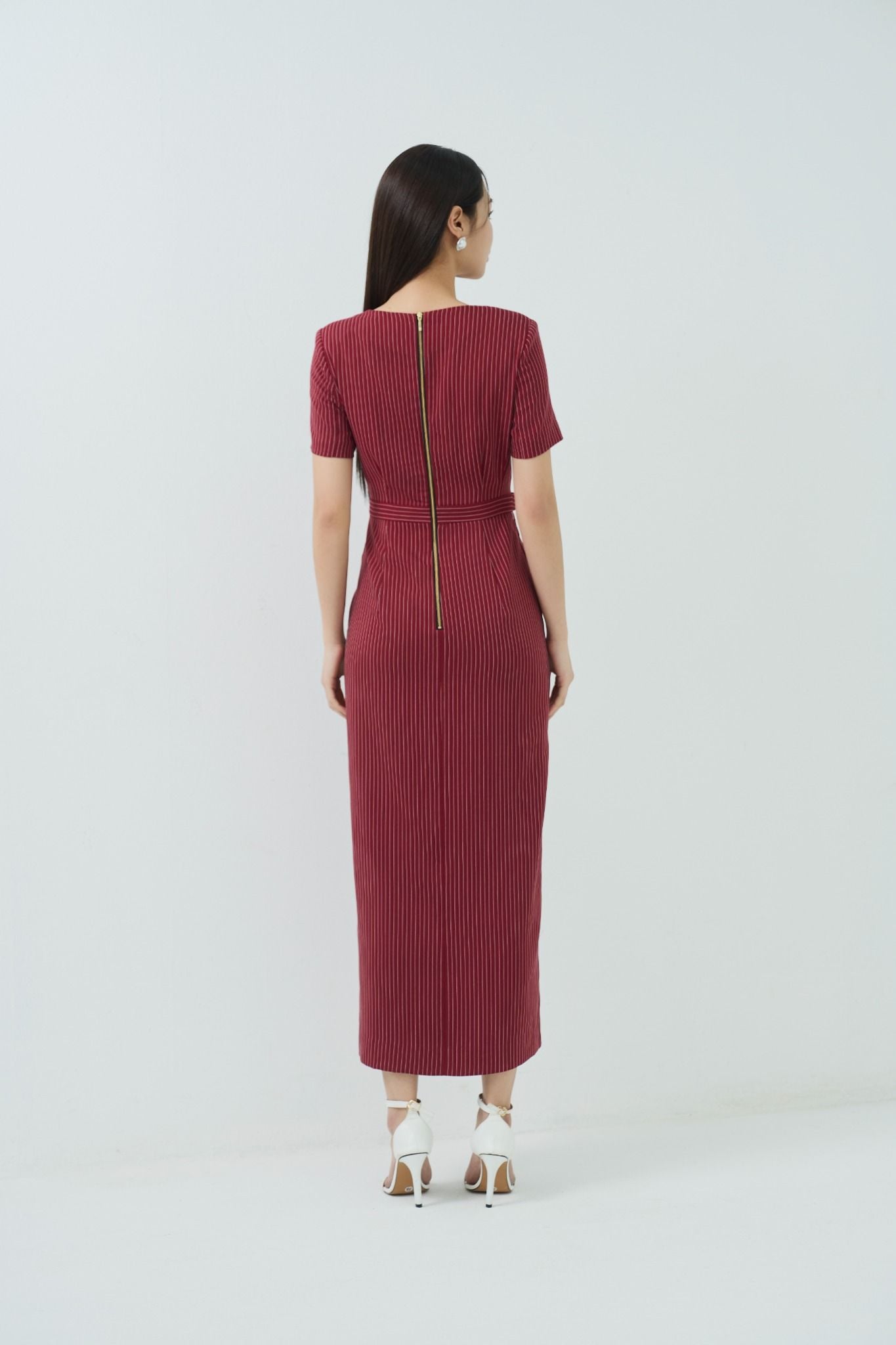 ĐẦM ÔM KẺ SỌC D16142