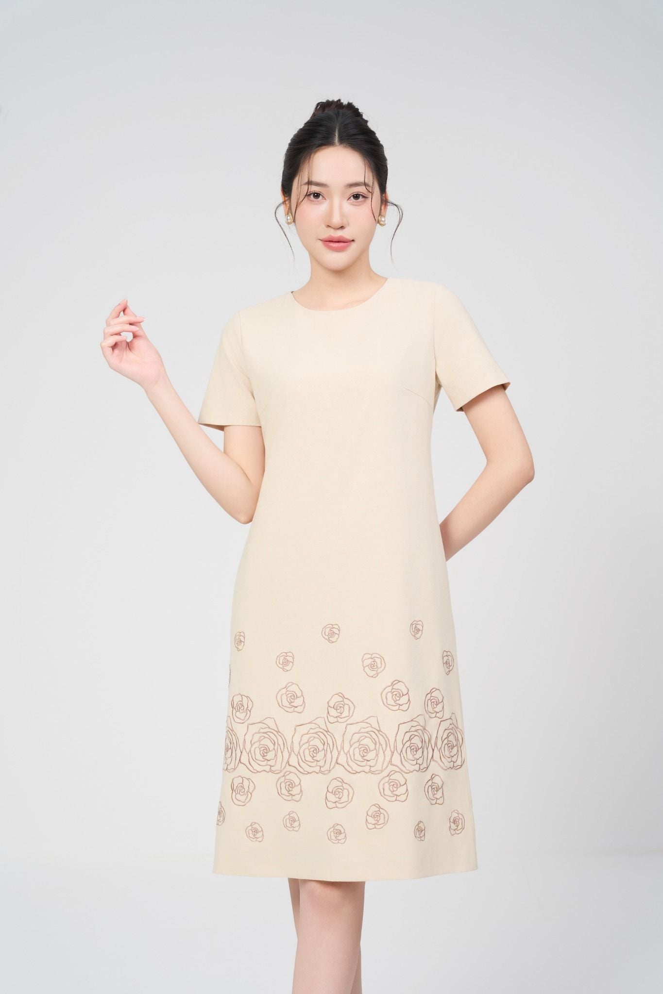 ĐẦM SUÔNG THÊU HOA D18052