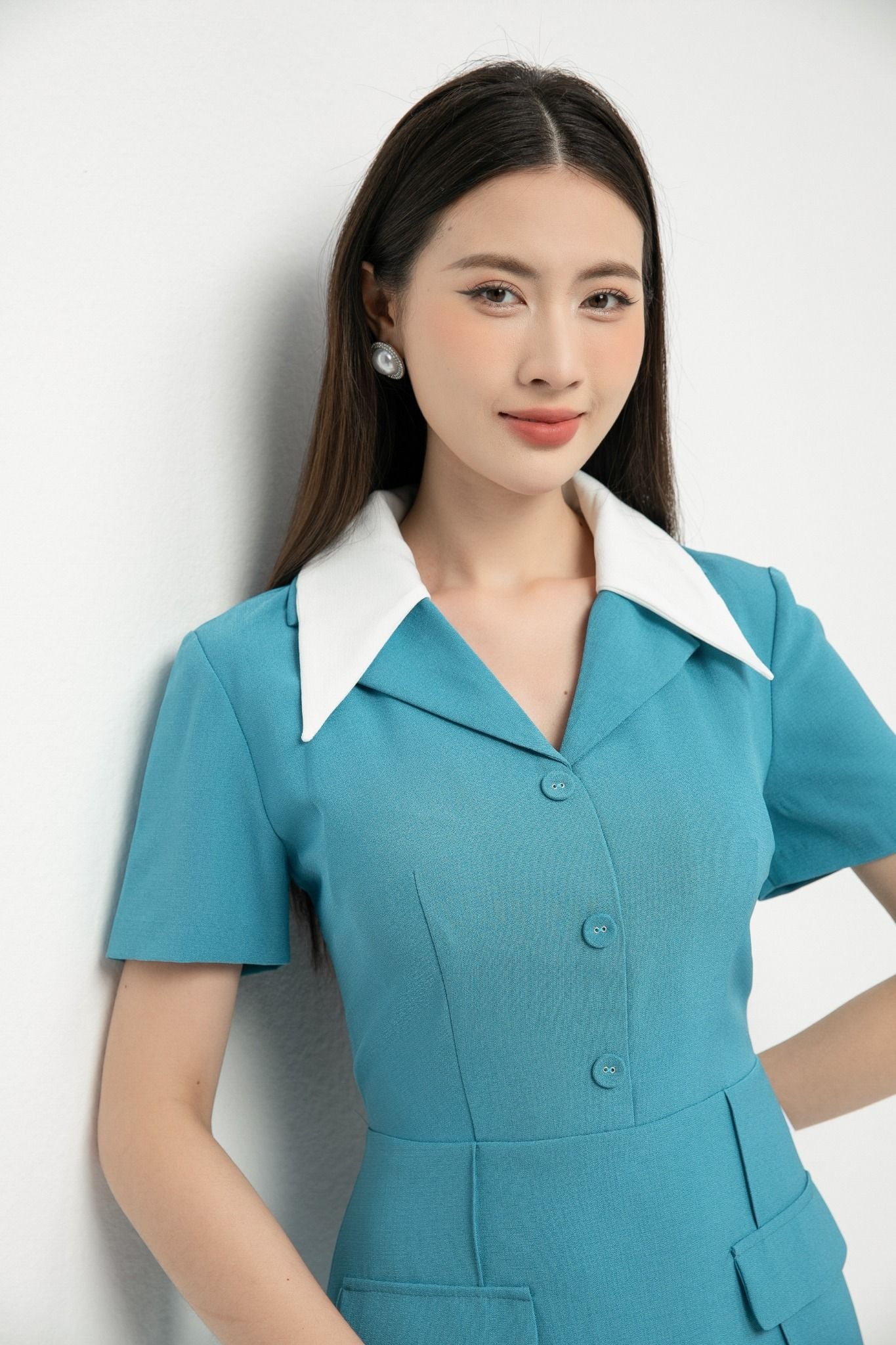 ĐẦM ÔM PHỐI CỔ TRẮNG D18212