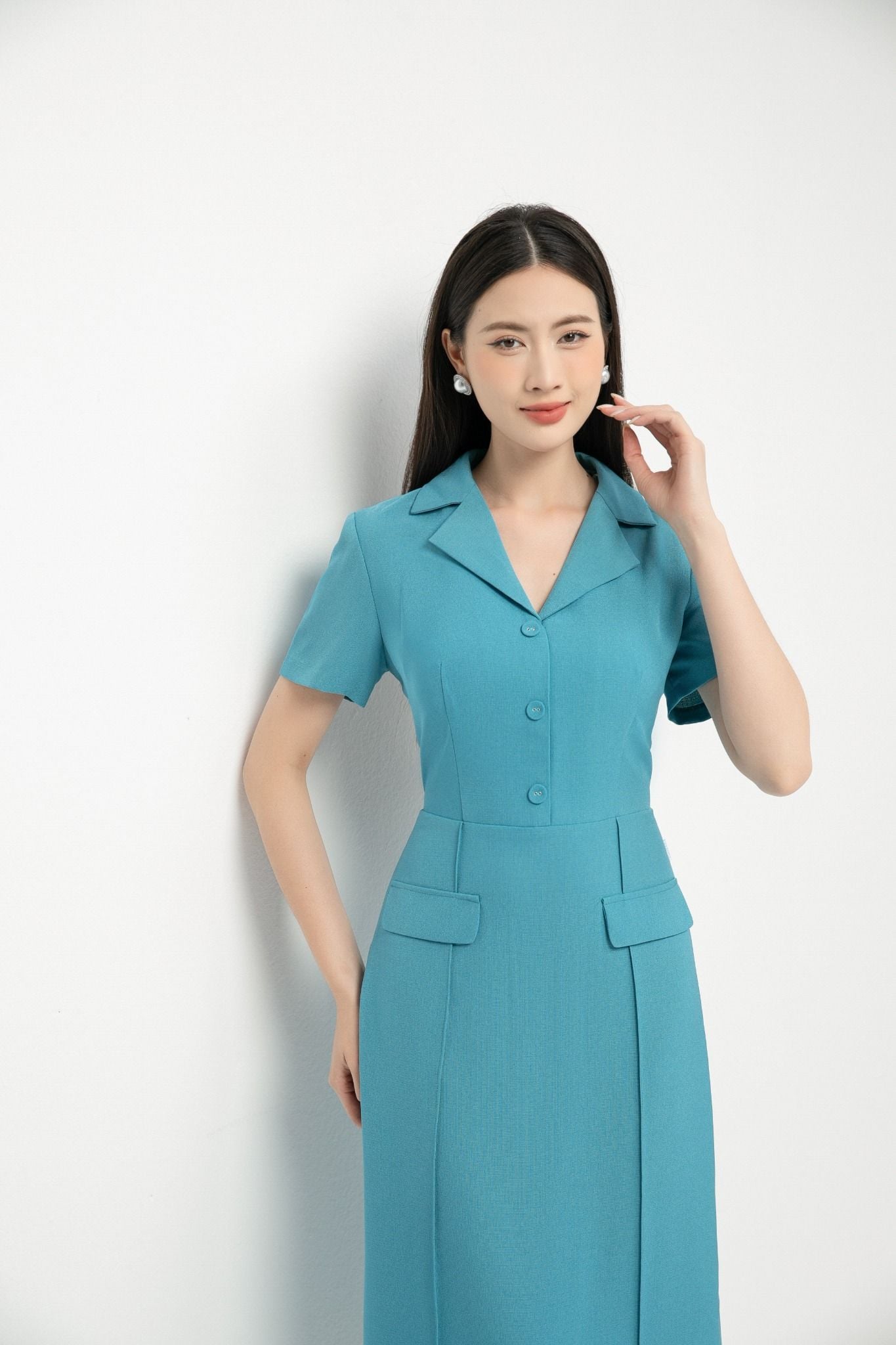 ĐẦM ÔM PHỐI CỔ TRẮNG D18212