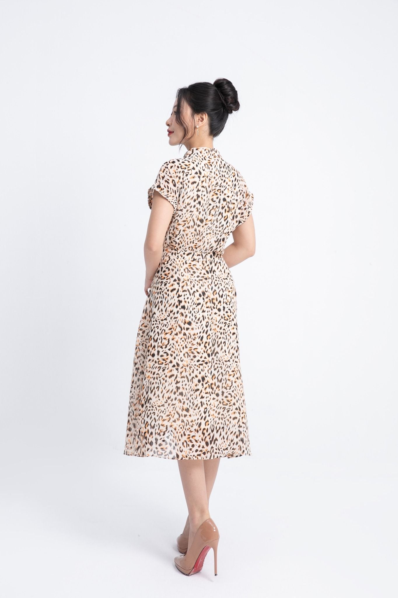 ĐẦM DA BEO CỔ BẺ D64062