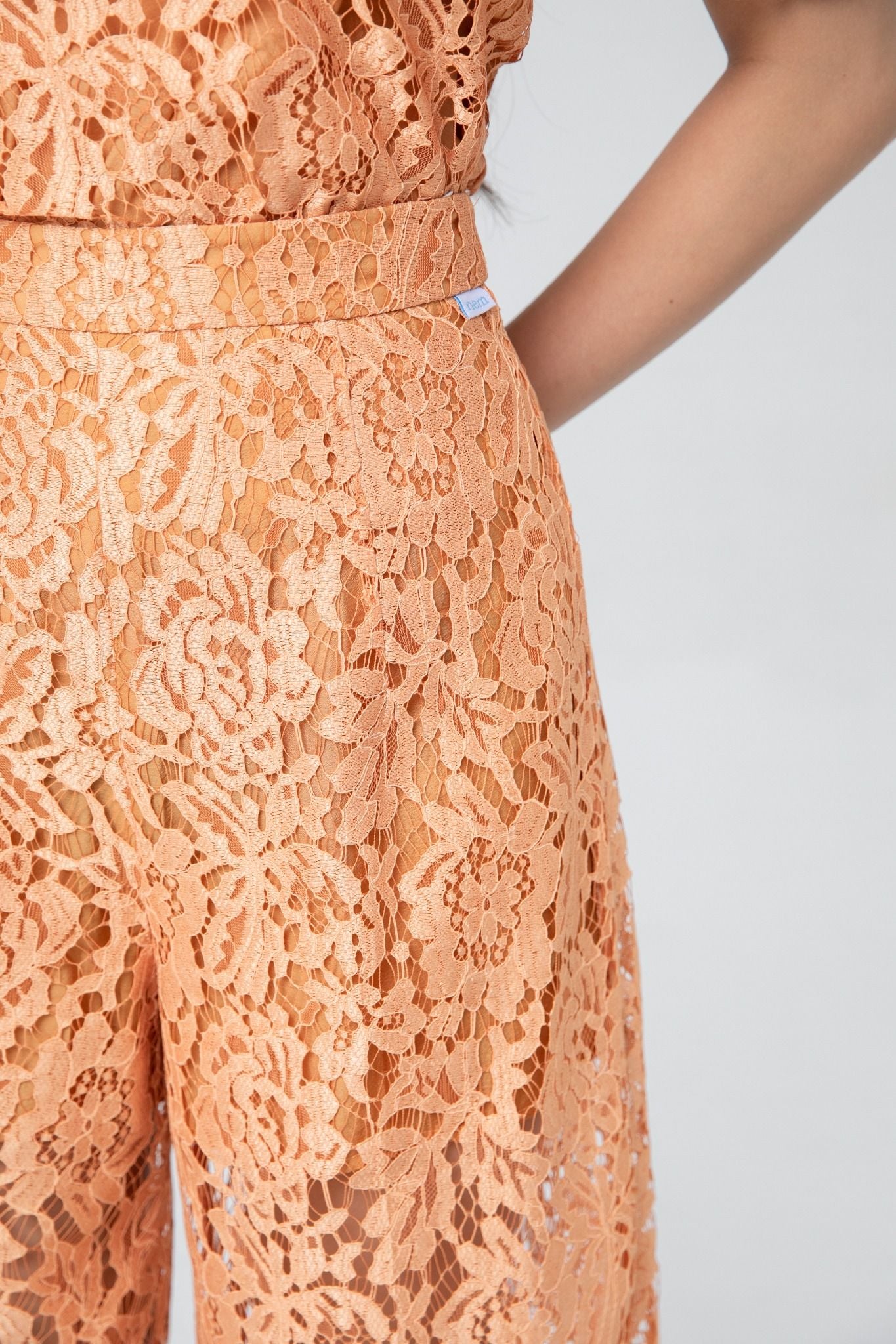 QUẦN SUÔNG REN Q00402