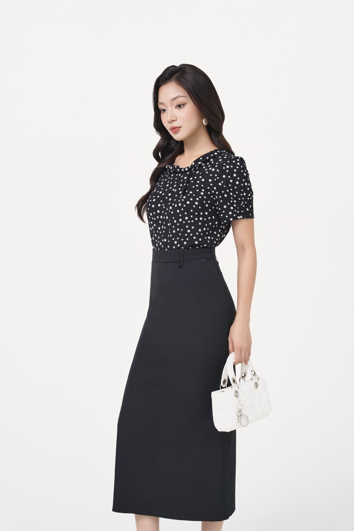 CHÂN VÁY BÚT CHÌ Z01682