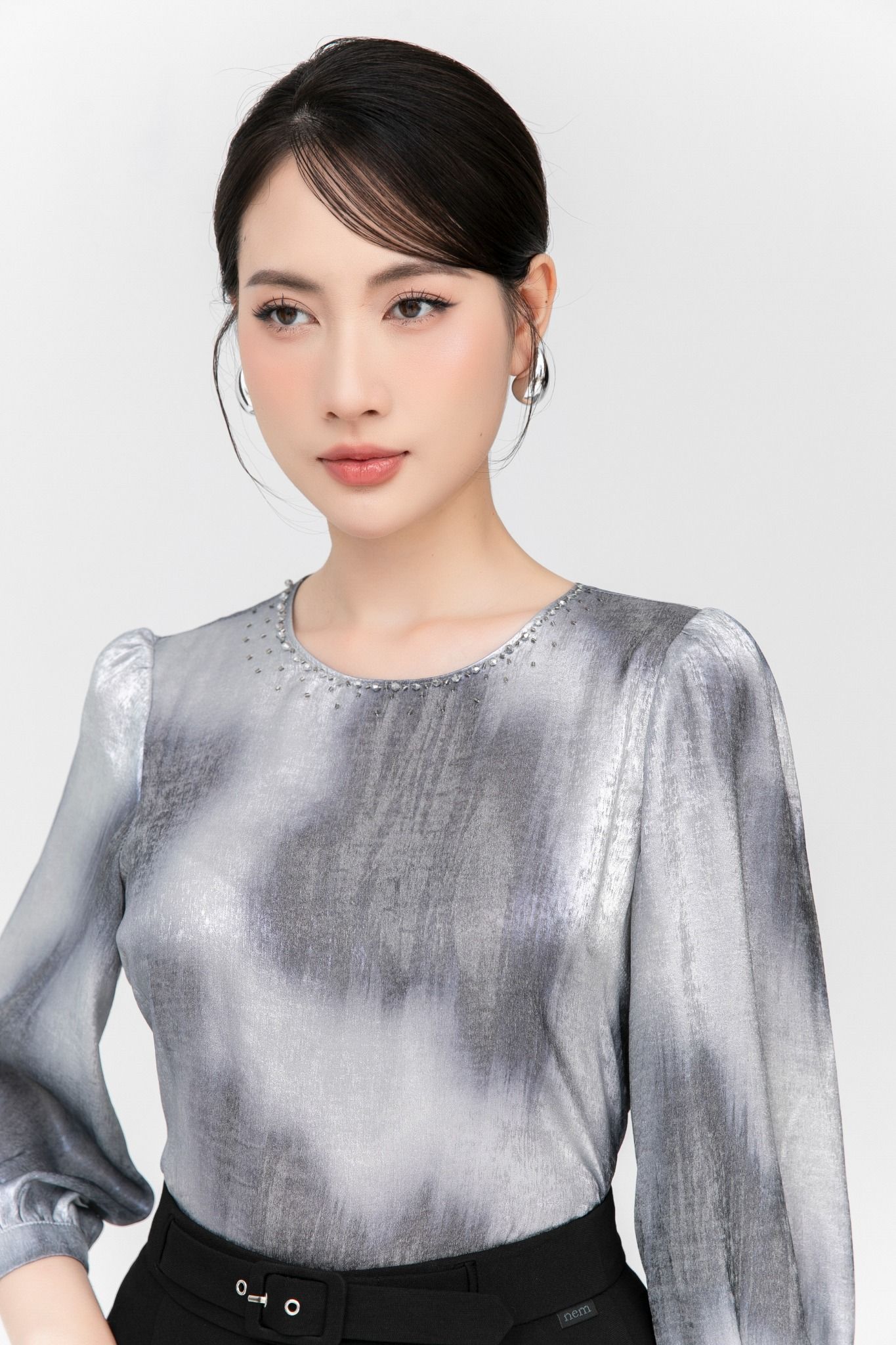 SƠ MI CỔ ĐÍNH CƯỜM SM09272