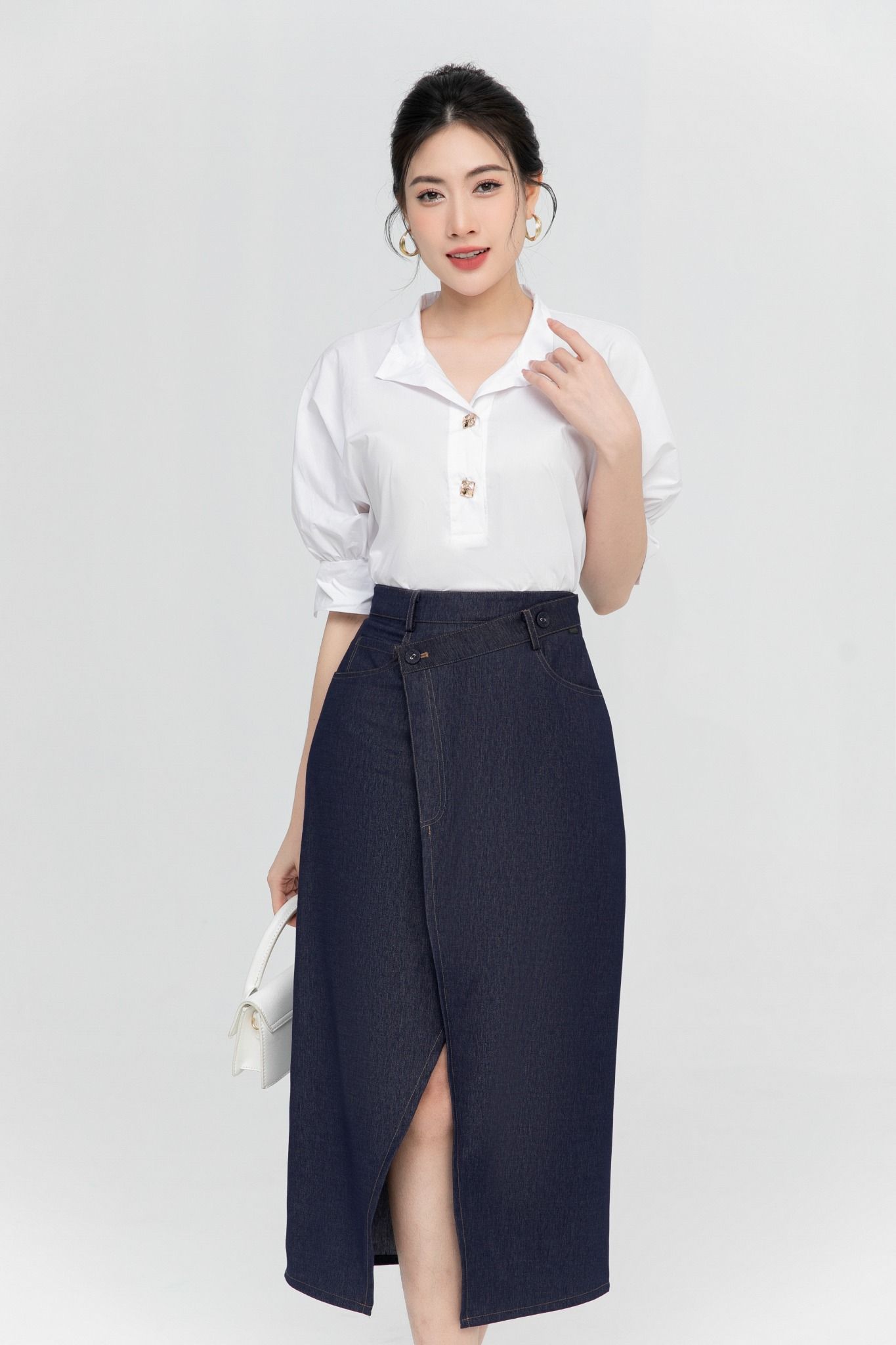 SƠ MI TRẮNG TAY LỠ SM18412