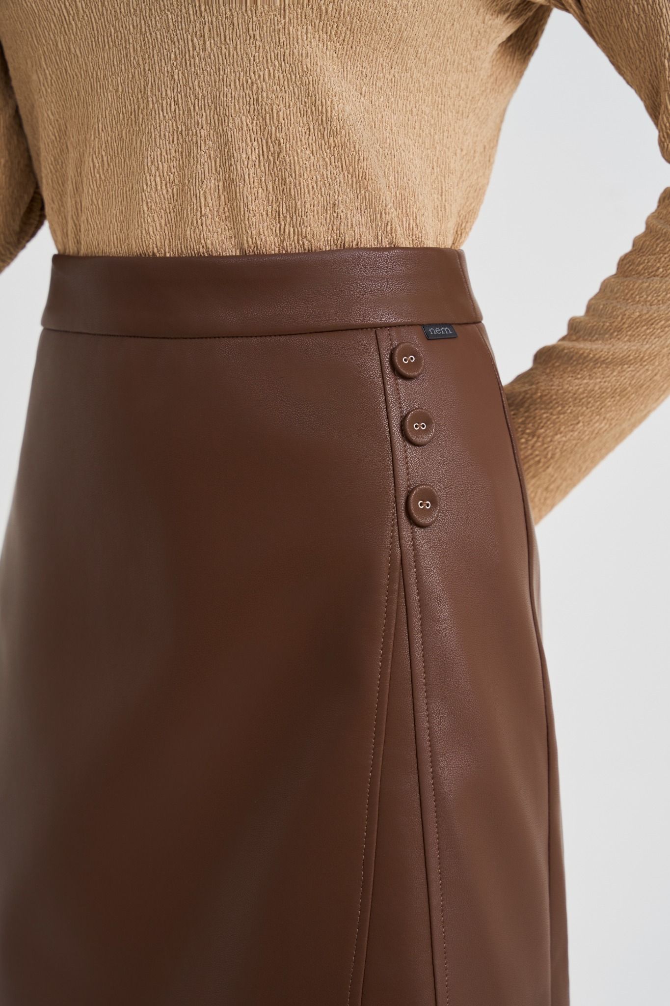 CHÂN VÁY DA NÂU Z11252