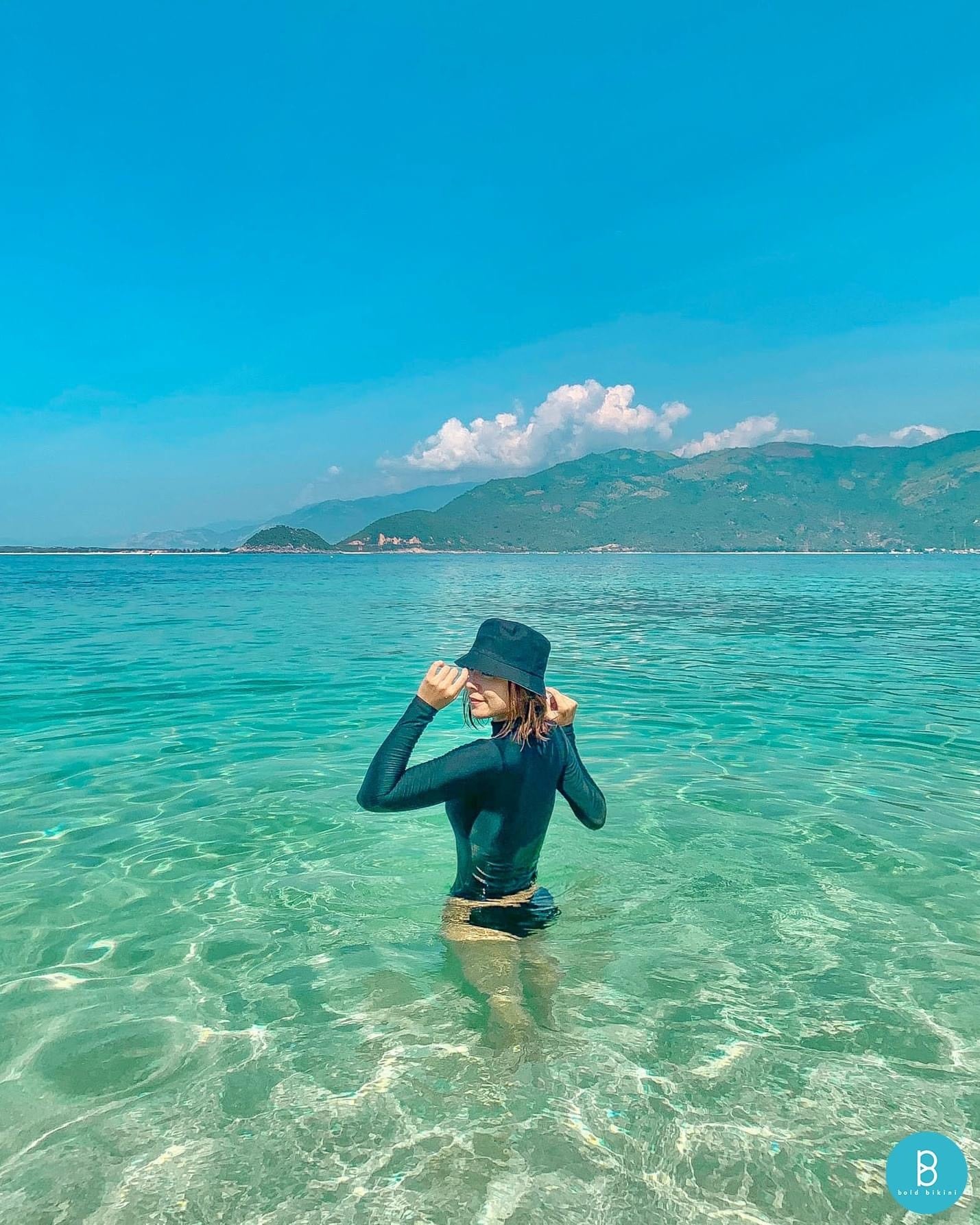 Áo bơi tay dài màu đen chống nắng - Layne Black Top