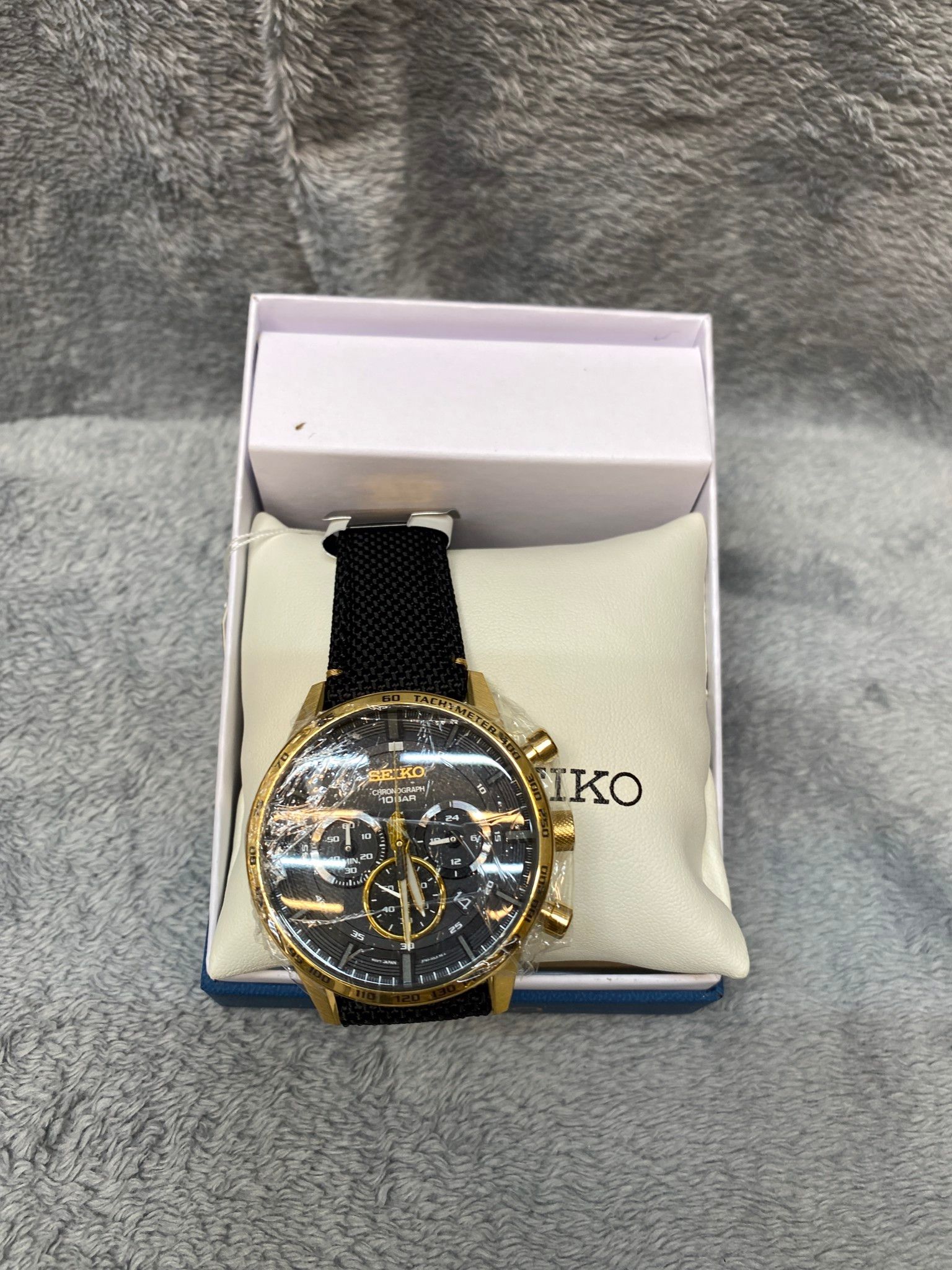 Đồng hồ nam Seiko kỷ niệm 50 năm mặt đen viền vàng Mã DH54 – lekhanhshop