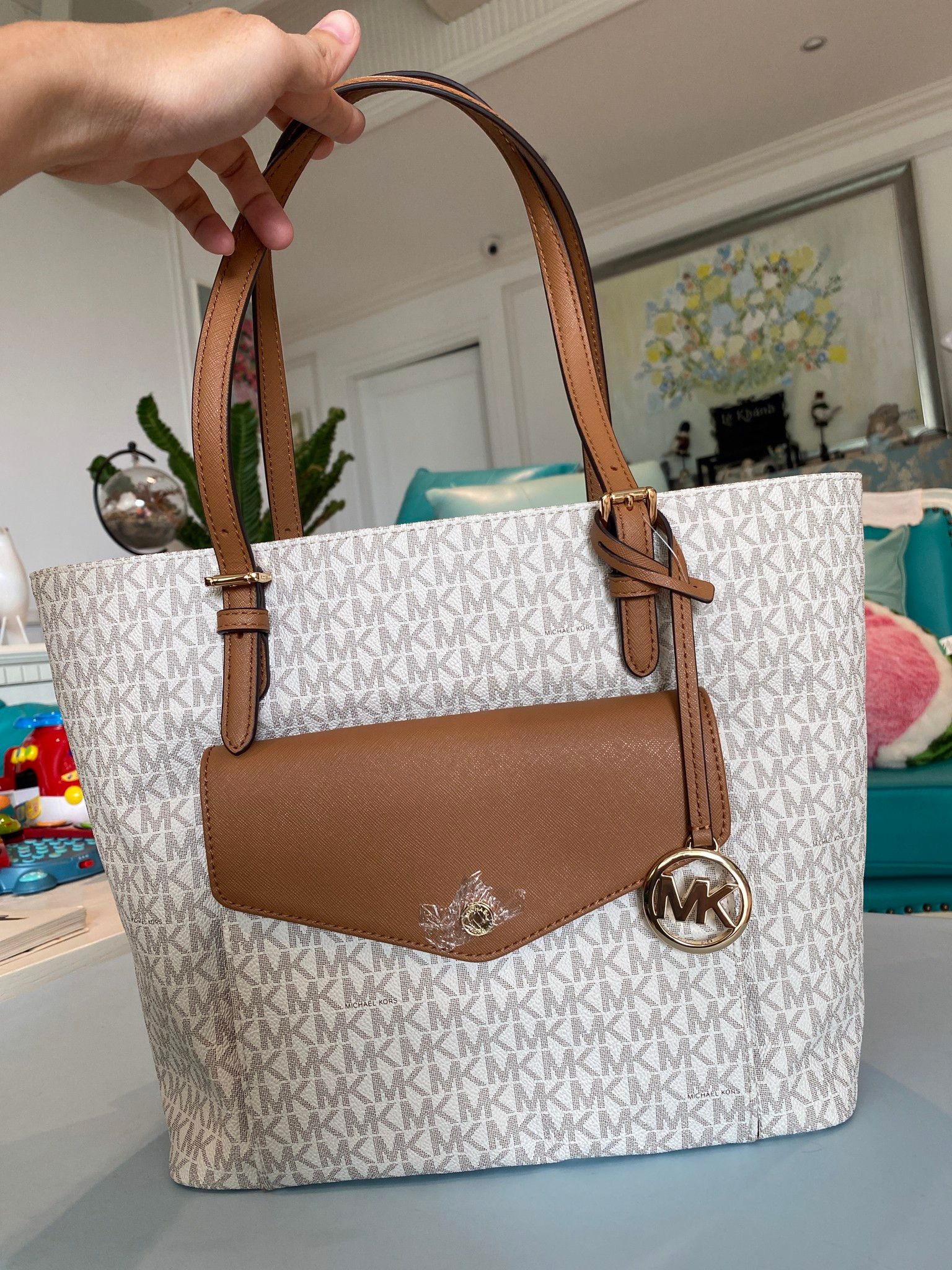 Túi đeo vai Michael Kors kèm dây đeo chéo Túi xách MK mẫu mới nhất #25 Túi đeo vai Michael Kors kèm dây đeo chéo Túi xách MK mẫu mới nhất
