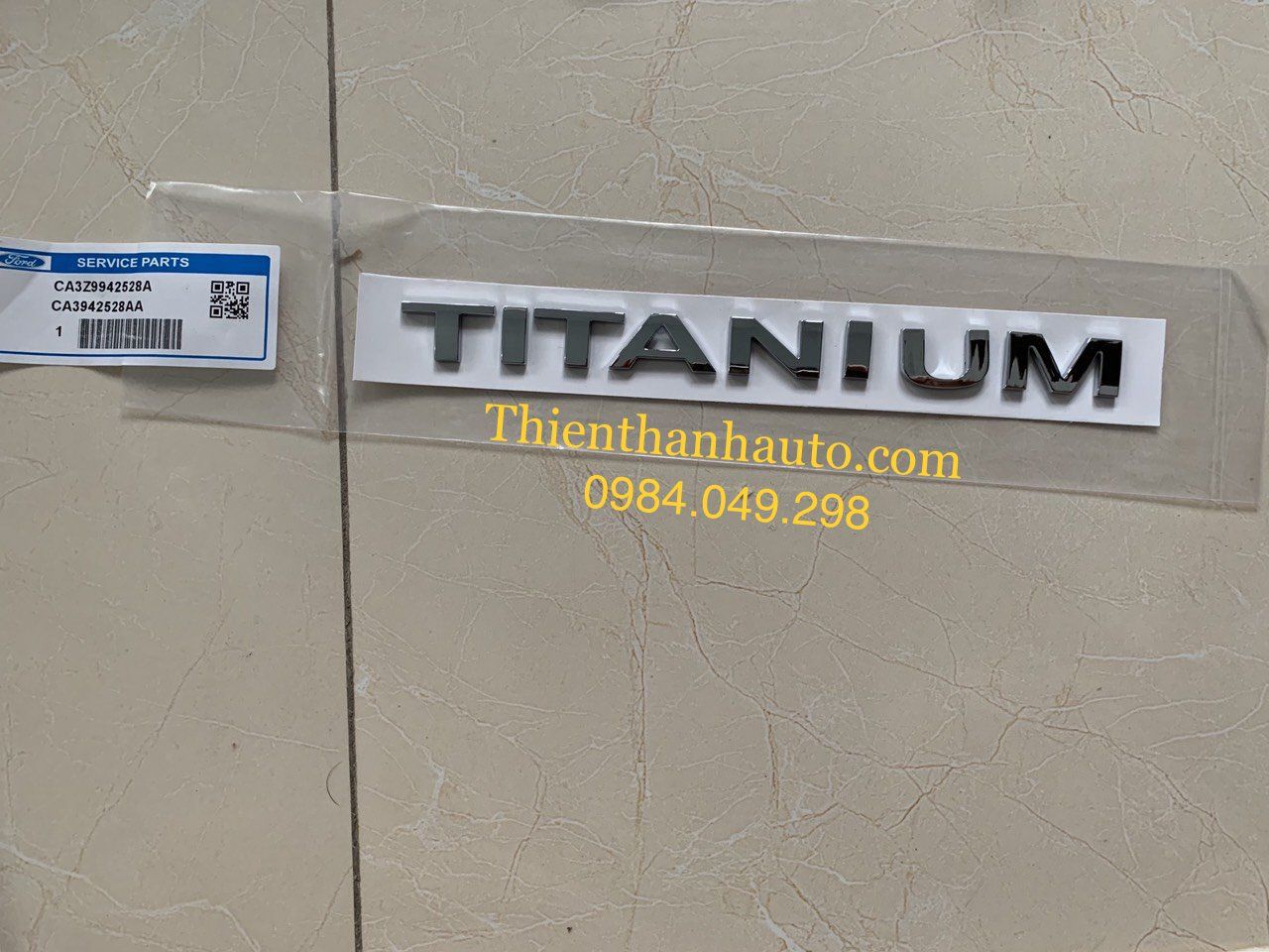 Chữ TITANIUM cốp sau Ford Ecosport, Focus, Everest, Fiesta... chính hãng