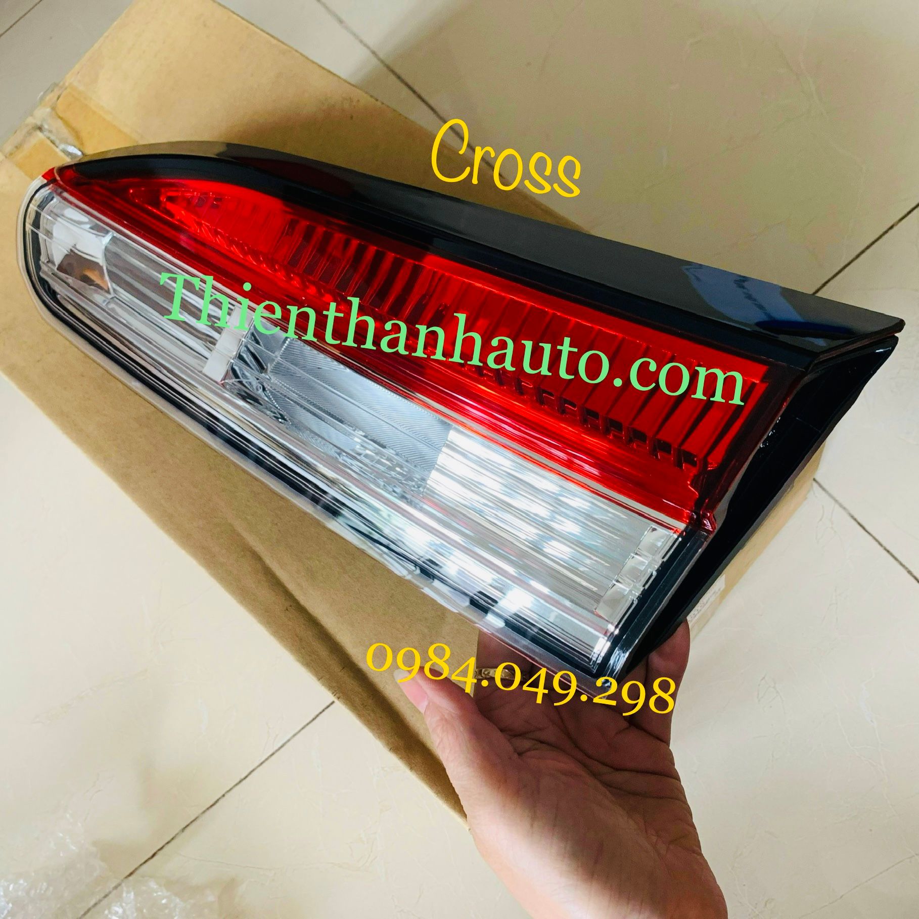 Đèn hậu trên cốp phải Toyota Cross 2021-2022 chính hãng - Thienthanhauto.com