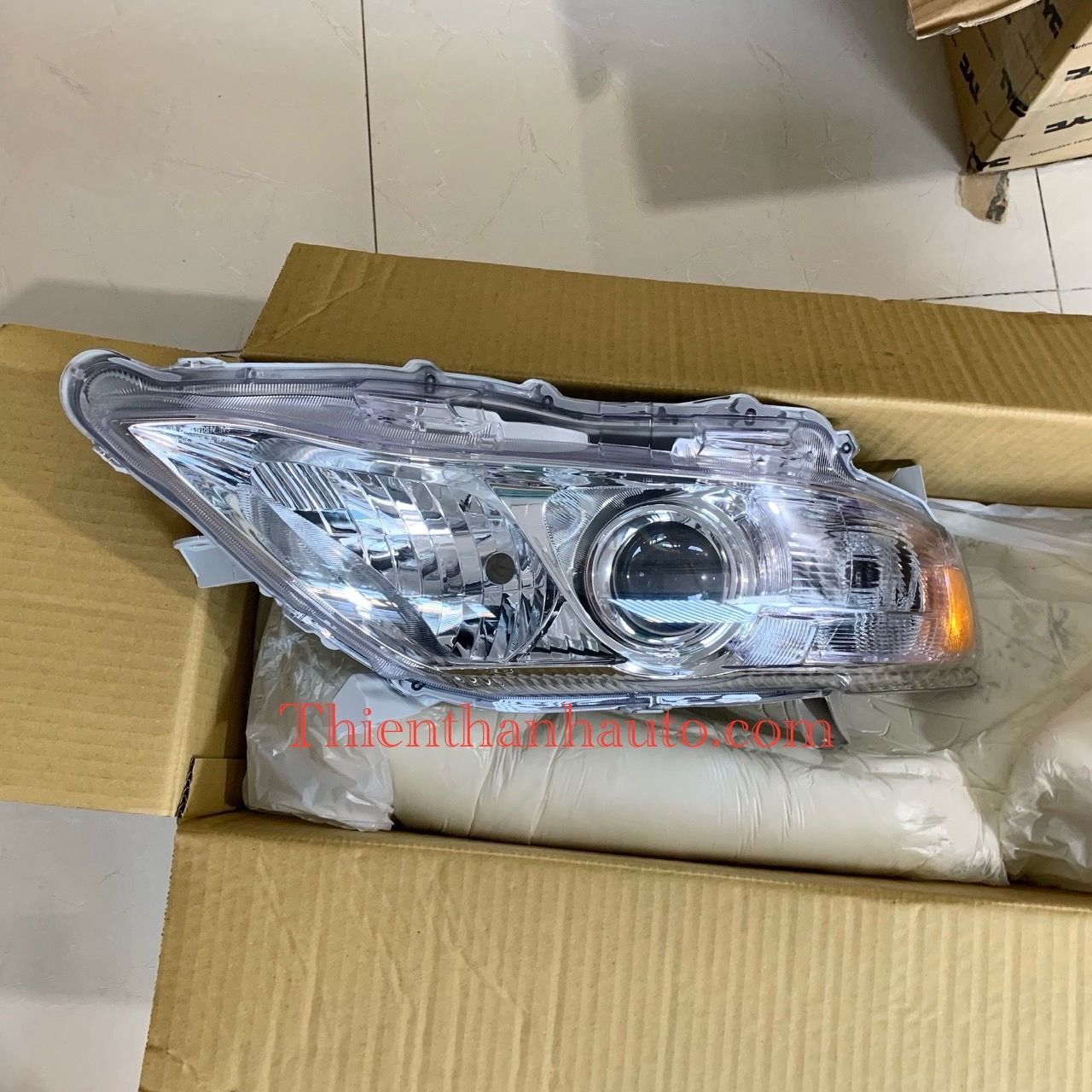 Đèn pha trái Toyota Camry 2008-2012 - Xuất xứ Đài Loan