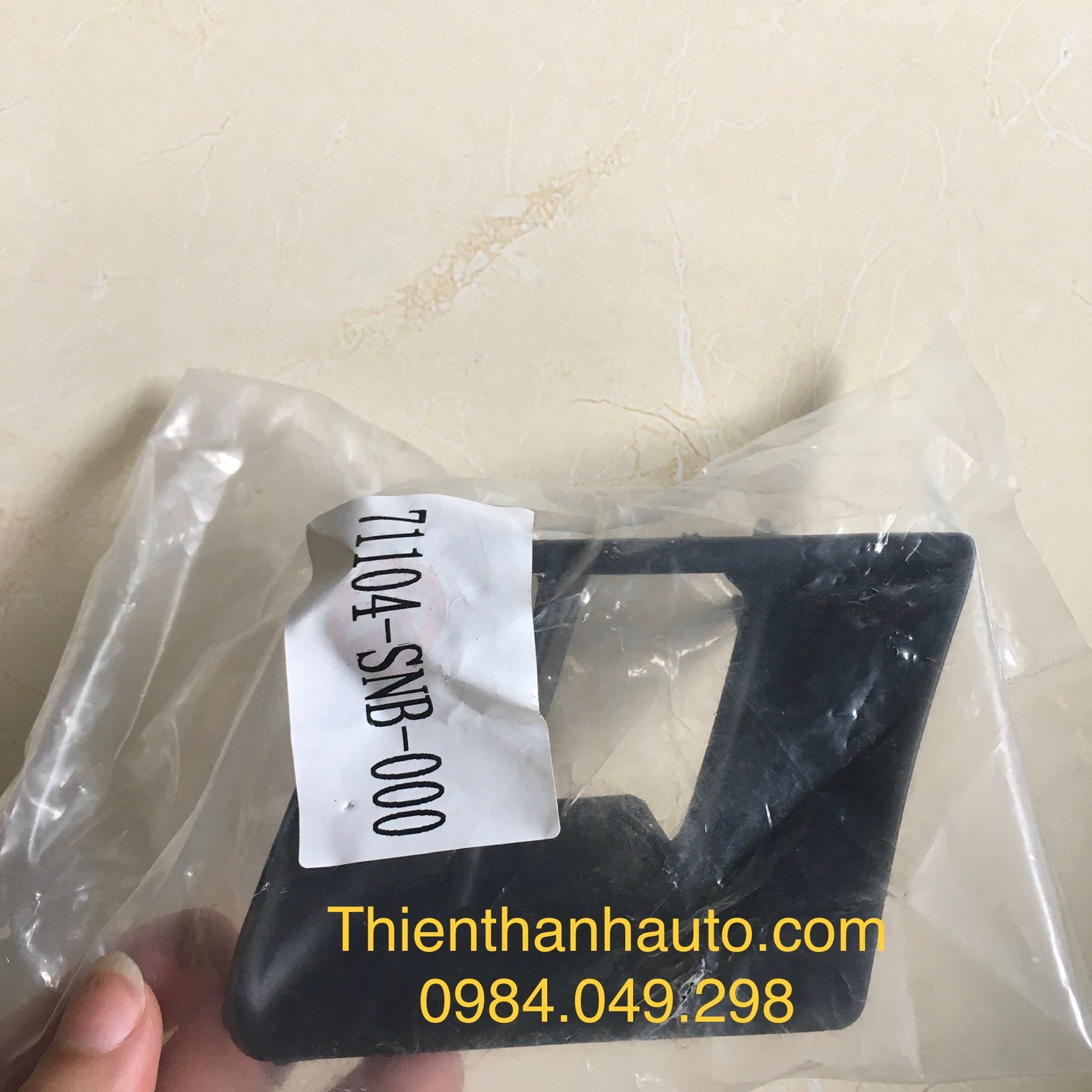 Ốp viền đèn sương mù bên phụ- ốp đèn gầm bên phụ Honda Civic 2006-2011 - 71104SNB000 - Phụ tùng ô tô Thiên Thanh