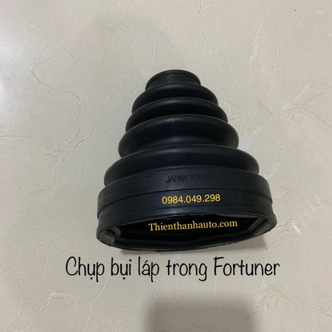 cao-su-chup-bui-lap-trong-toyota-fortuner