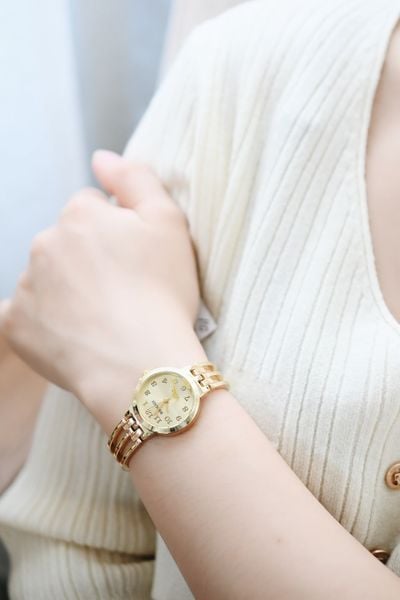  Đồng hồ nữ 