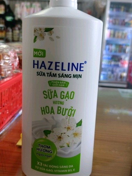  HAZELINE sữa tắm gạo hương bưởi 800ml 