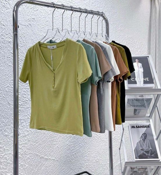  Áo thun nữ cổ tim 