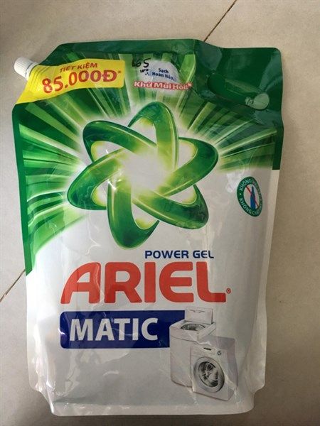  Nước giặt Ariel matic 