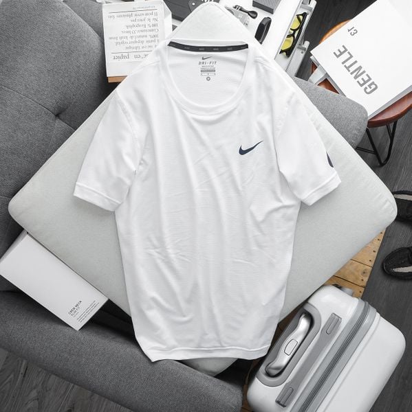  Áo thun cổ tròn nam 