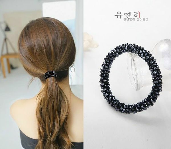  Cột tóc kết cườm 