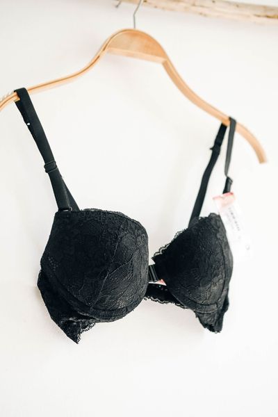  Áo ngực cài trước Lovely mút dày 303 