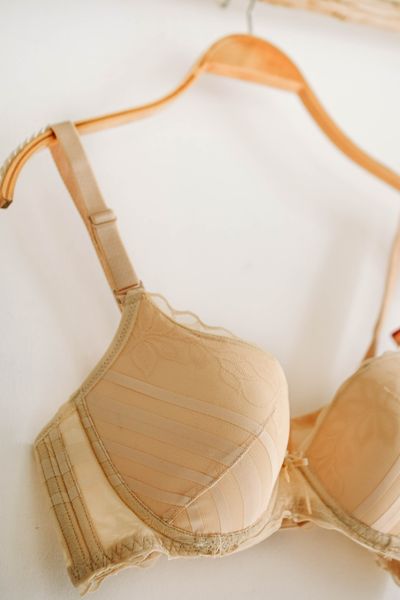  Áo ngực Lovely mút mỏng 4 móc 