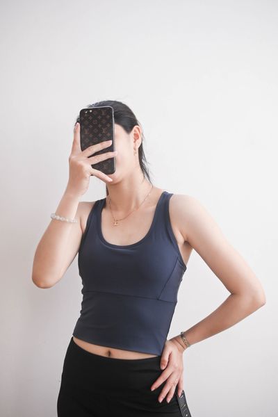  Áo Croptop dây chéo thể thao 