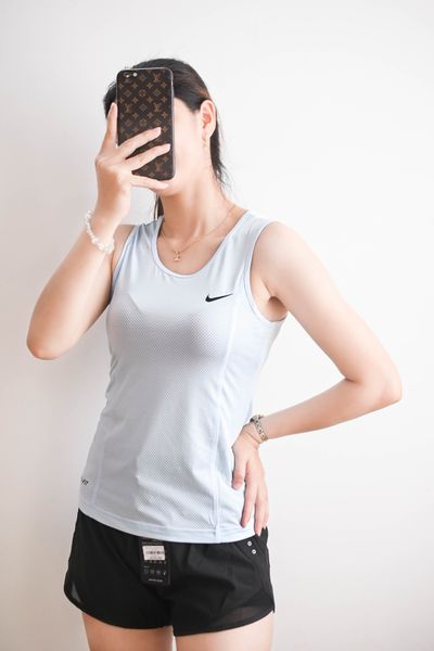  Áo sát nách thể thao nữ 