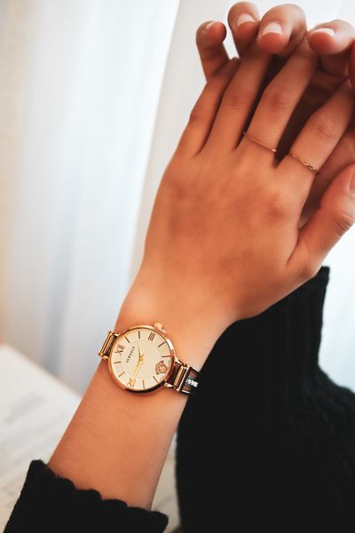  Đồng hồ dây sắt 