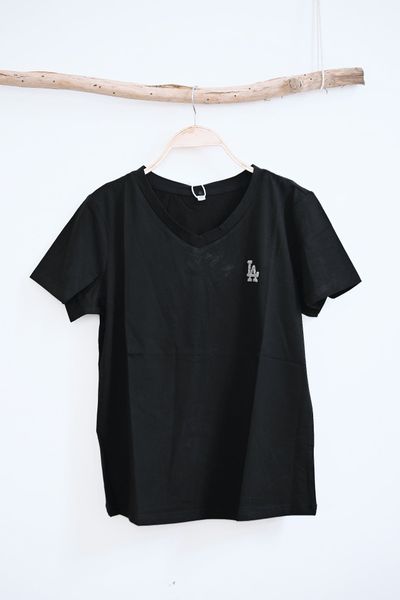  Áo thun cổ tim nữ 