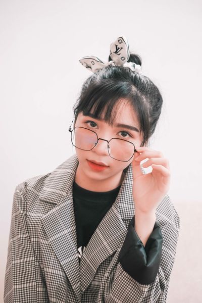  Mắt kiếng 