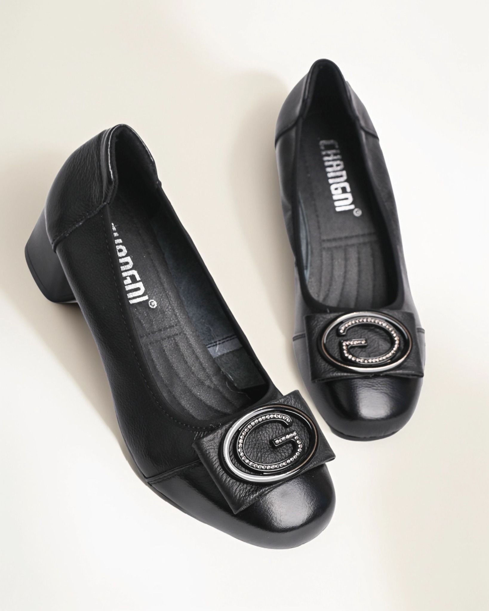  Giày bít  da mềm Hong Kong nữ 