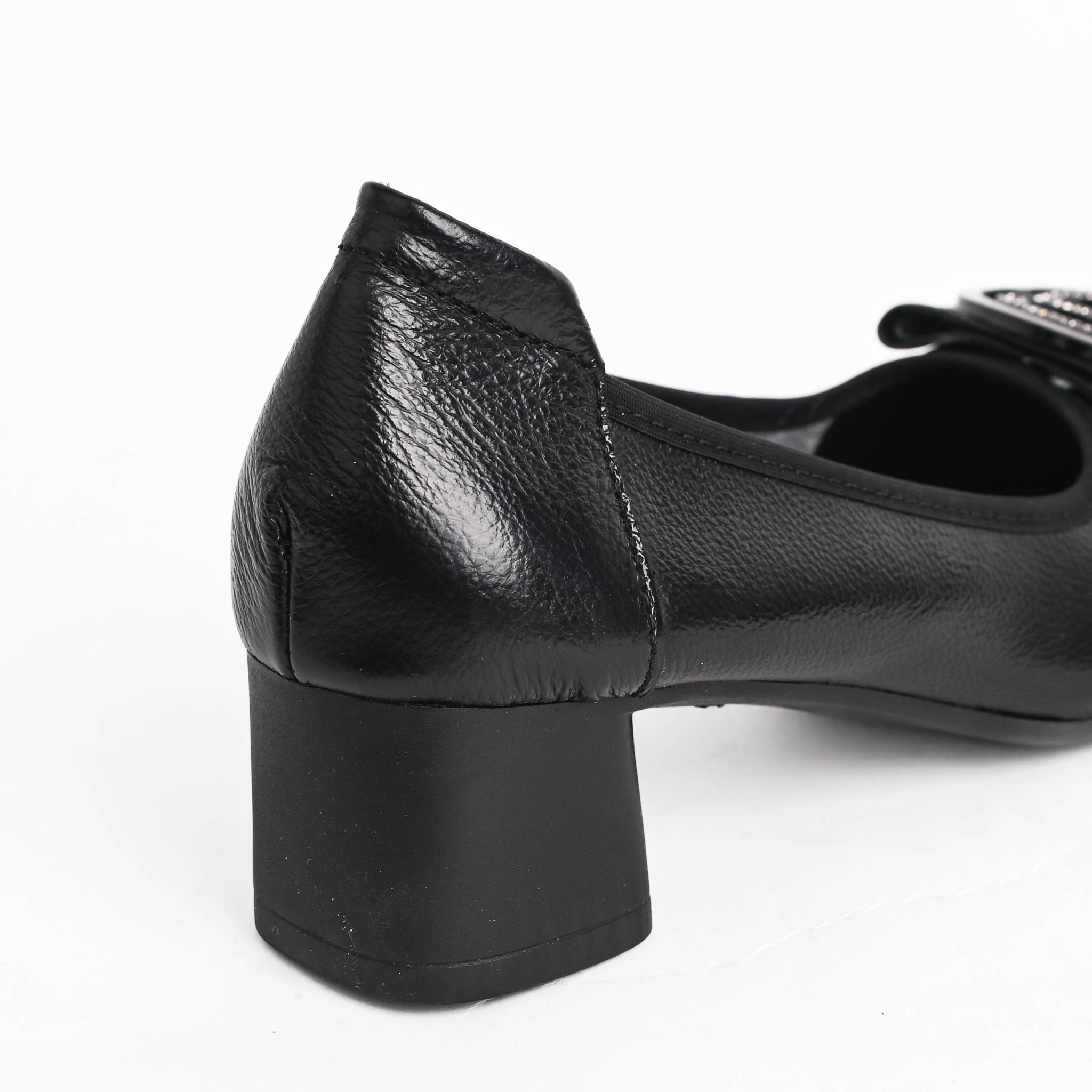  Giày bít  da mềm Hong Kong nữ 