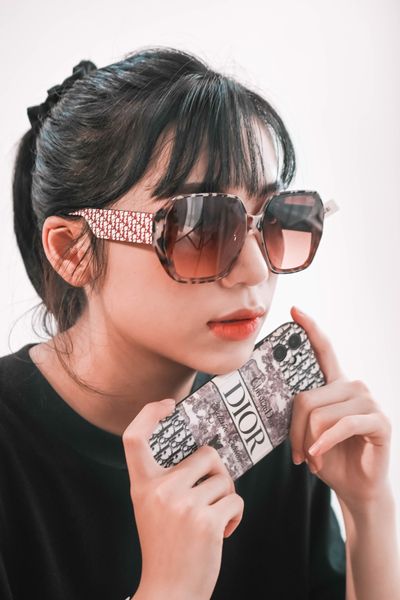  Mắt kiếng 