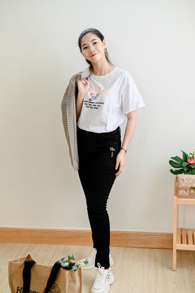  Quần Jean đen ống nhỏ 