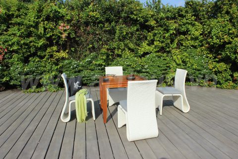 Bộ Bàn Ăn Ngoài Trời Mây Nhựa Sắc Trắng Sang Trọng 4 Người RADS-151