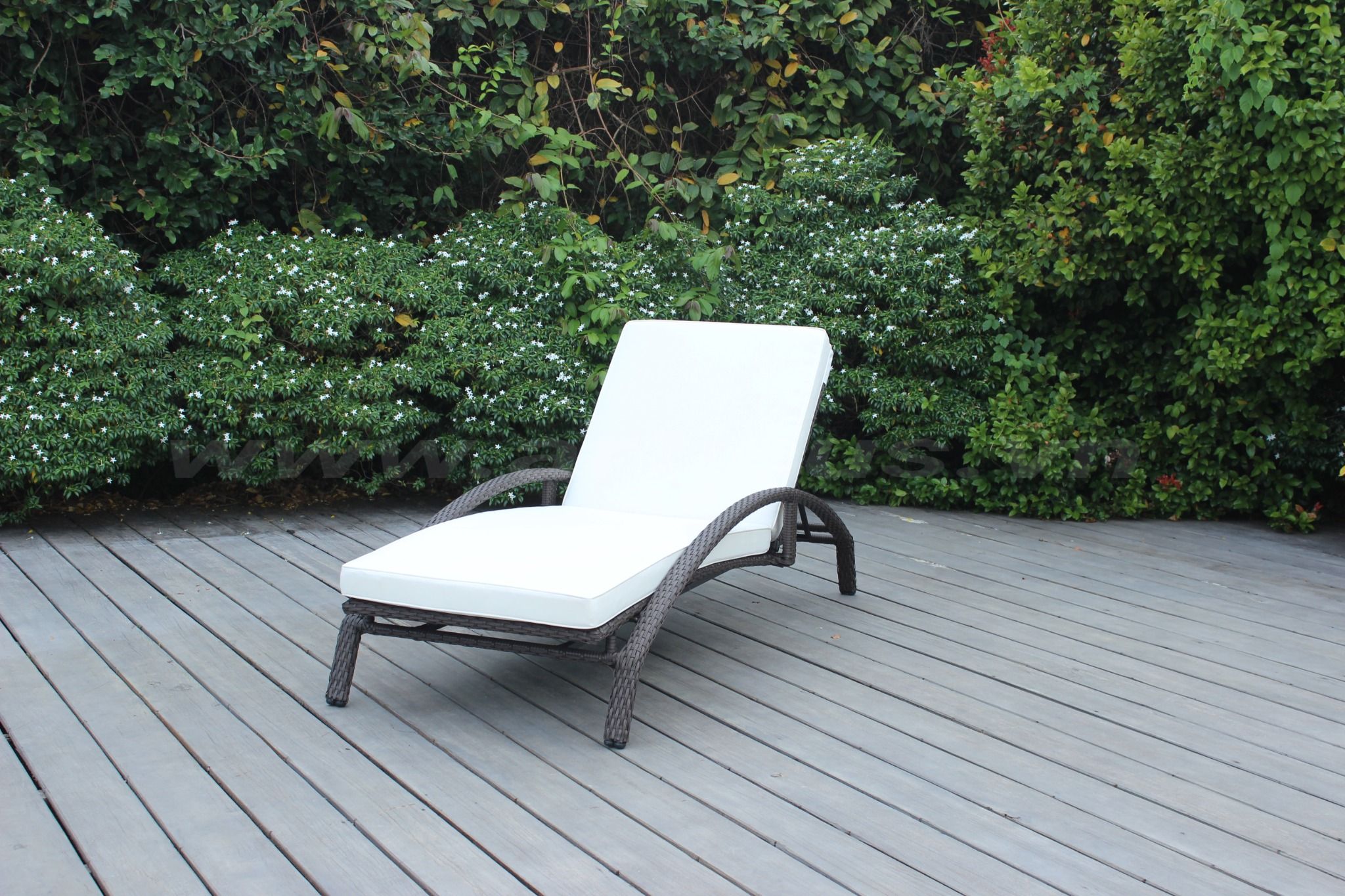 Giường Tắm Nắng Mây Nhựa Đơn Giản RABD-054