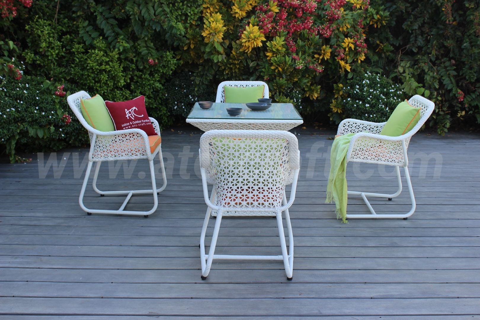 Bộ Bàn Ăn Nhỏ Gọn Đan Hình Hoa RADS-110