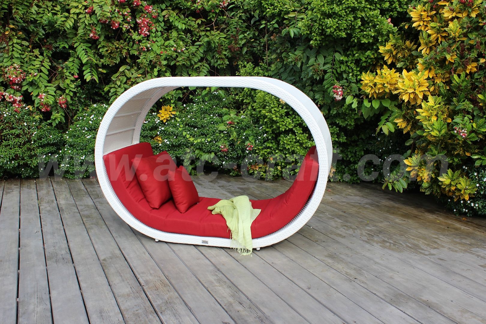 Giường Tắm Nắng Mây Nhựa Hình Ống Độc Đáo RABD-111