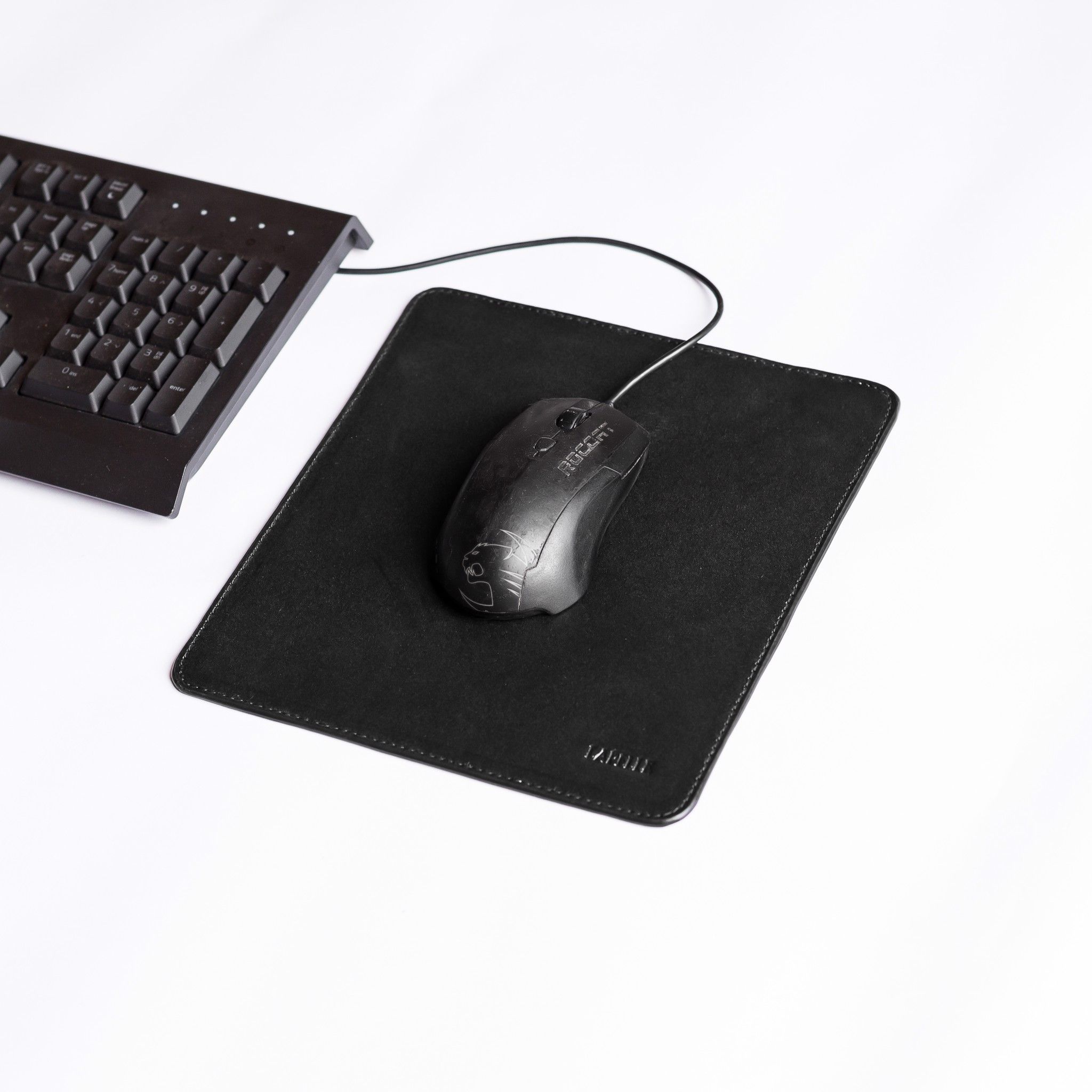  Bàn di chuột, miếng lót chuột bằng da bò thật kích thước 21.5 x 25 cm - Mouse Pads Leather LAPELLE 