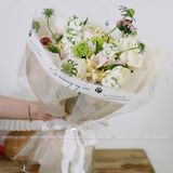 Giấy trong suốt viền chữ gói hoa tươi, hoa sáp (tập 20 tờ) - GIA0119