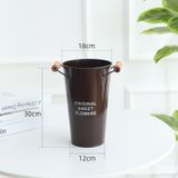 Xô sắt quai gỗ dùng để hoa tươi trưng bày - PKK0117