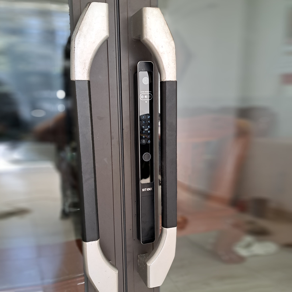 Khóa nhận diện khuôn mặt IOT LOCK VIP2A