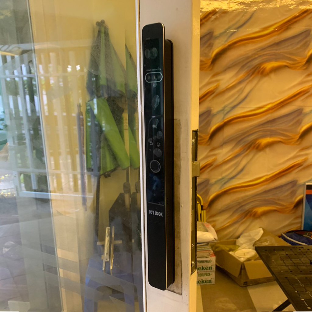 Khóa nhận diện khuôn mặt IOT LOCK VIP2A