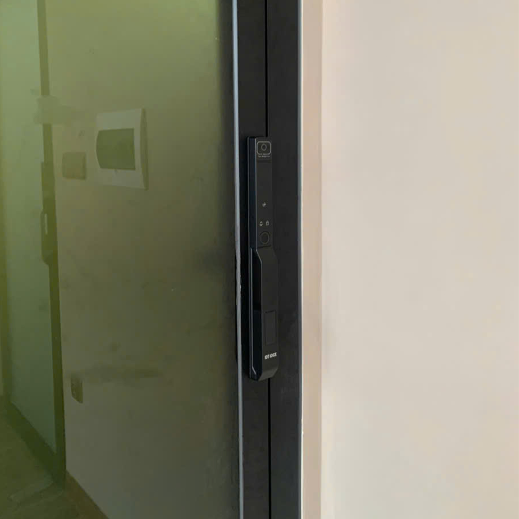 Khóa nhận diện khuôn mặt IOT LOCK VIP1A