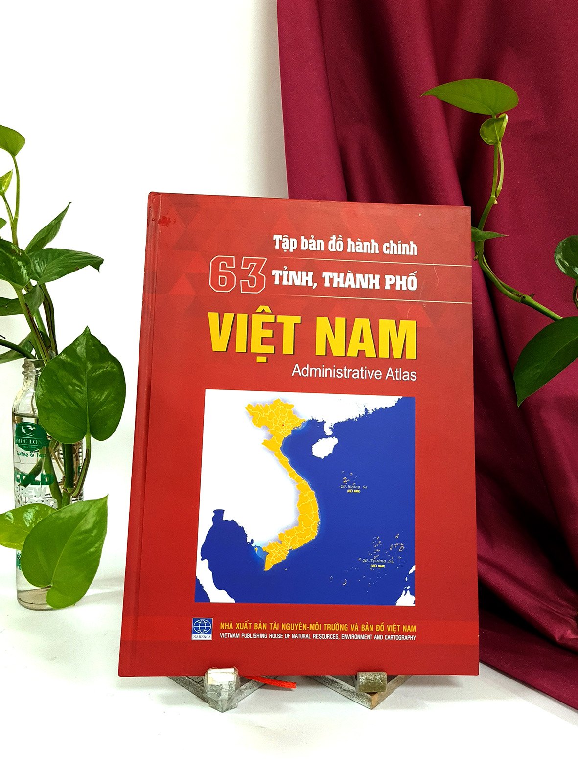 Bản đồ Hành chính Việt Nam khổ A2 đã được cập nhật với các thông tin mới nhất đến năm 2024, giúp cho việc tìm kiếm thông tin địa lý trở nên dễ dàng và chính xác hơn bao giờ hết. Hãy xem và khám phá vẻ đẹp của đất nước Việt Nam trên bản đồ hành chính Việt Nam khổ A