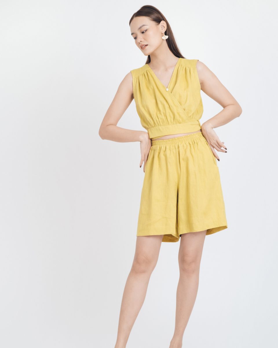 Quần Short Linen Vàng Brighter Day