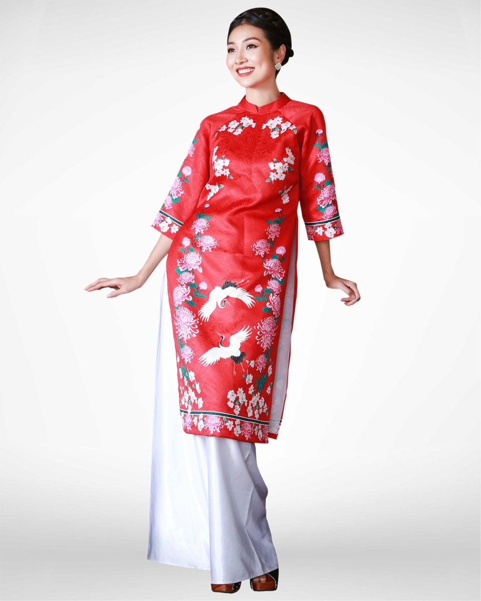 Áo Dài Gấm Đỏ Bừng Sắc Xuân