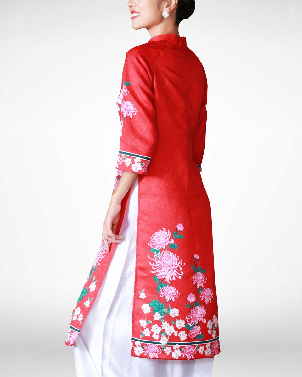 Áo Dài Gấm Đỏ Bừng Sắc Xuân